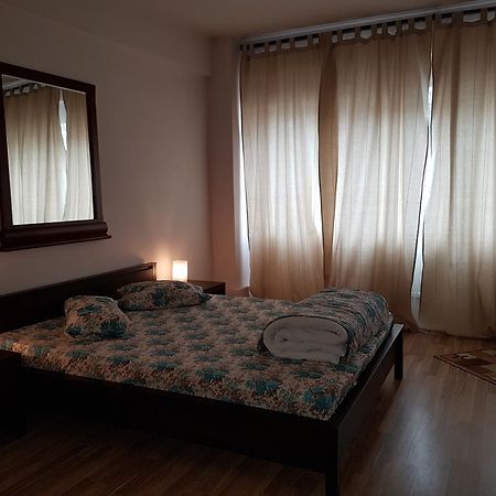 Vogue Hostel Bucharest Luaran gambar