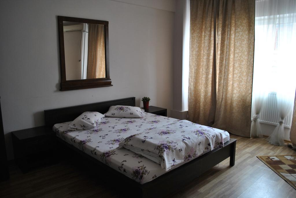 Vogue Hostel Bucharest Luaran gambar