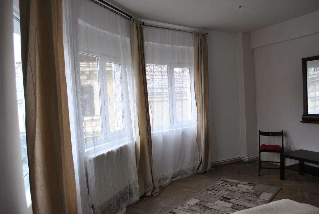 Vogue Hostel Bucharest Luaran gambar