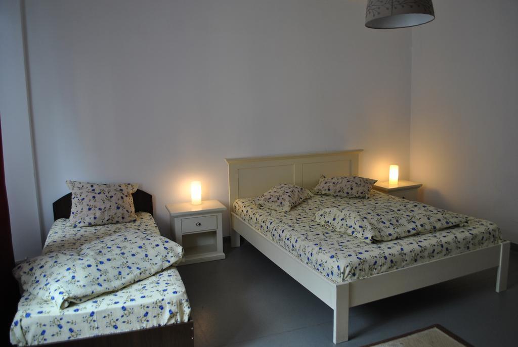 Vogue Hostel Bucharest Luaran gambar