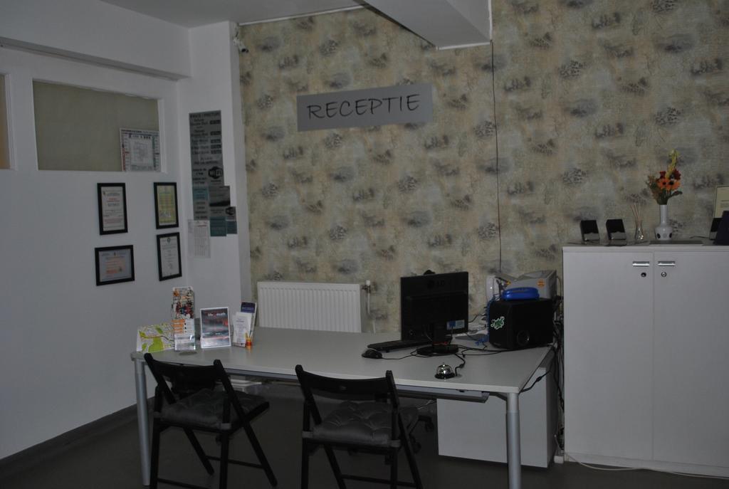 Vogue Hostel Bucharest Luaran gambar