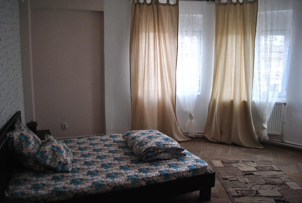 Vogue Hostel Bucharest Luaran gambar