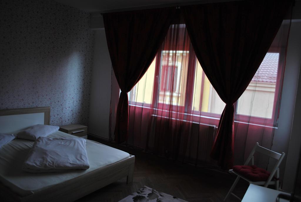 Vogue Hostel Bucharest Luaran gambar